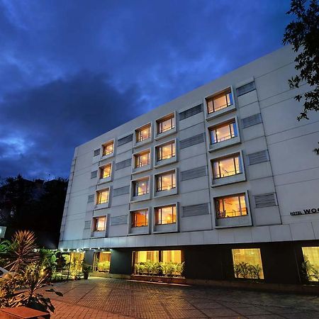 Hotel Woodland Pune Exterior photo